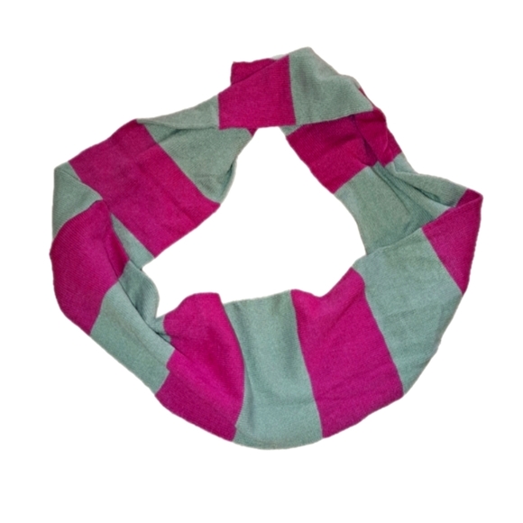Nwot knit infinity scarf - Picture 2 of 7